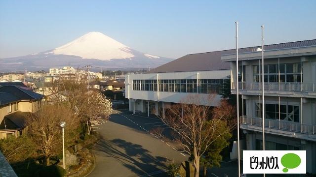 御殿場市立南中学校：1478m