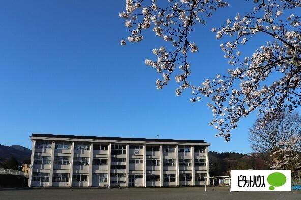 小山町立足柄小学校：575m