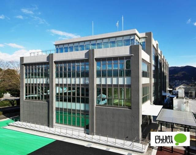 御殿場市役所：822m