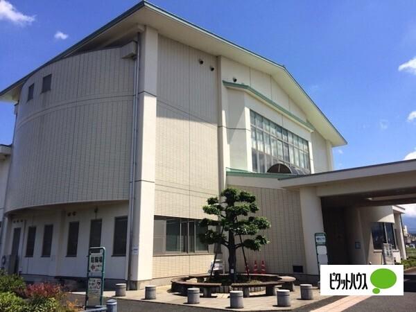 三島市立図書館中郷分館：1089m