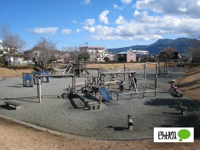 御殿場中央公園：915m
