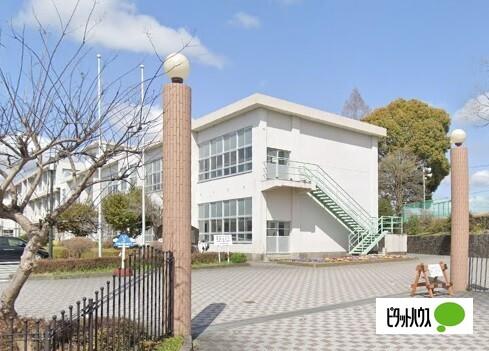 富士宮市立富士根南小学校：997m
