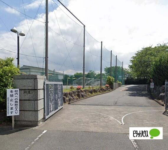 静岡県立富士宮東高校：1461m