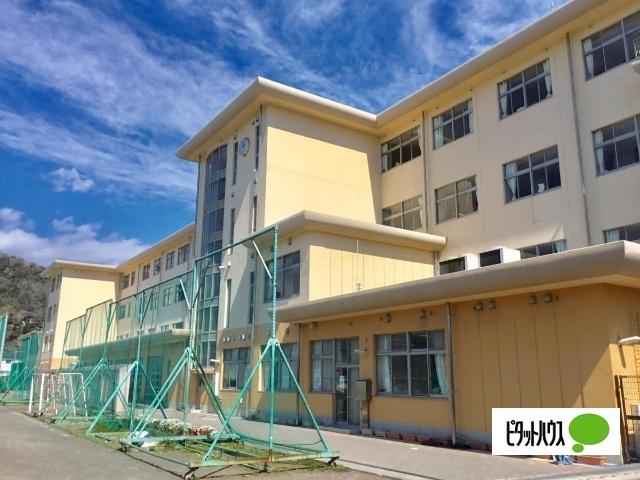沼津市立第三中学校：1559m