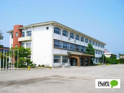 三島市立中郷小学校：910m