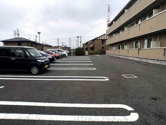 セジュール坪の内（103） 駐車場