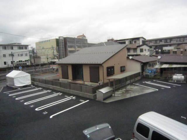 コンフォート新橋（202） 駐車場