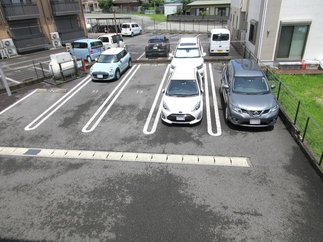 オッツ石原坂（205） 駐車場