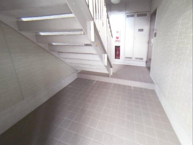 オッツ石原坂（205） エントランス