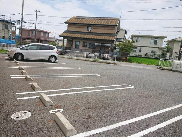 シトリン（101） 駐車場