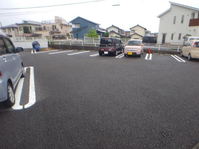 エスポワールメゾン（202） 駐車場