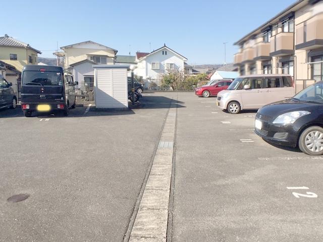 ヴィクトリータカラ（107） 駐車場