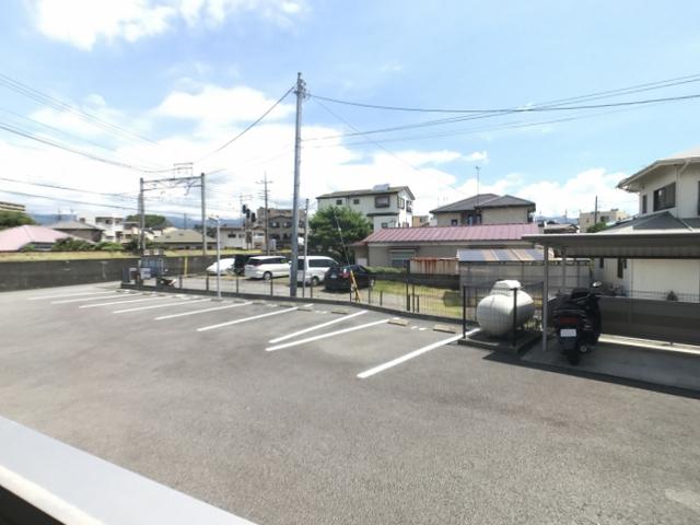 ソフィア南本町（101） 駐車場