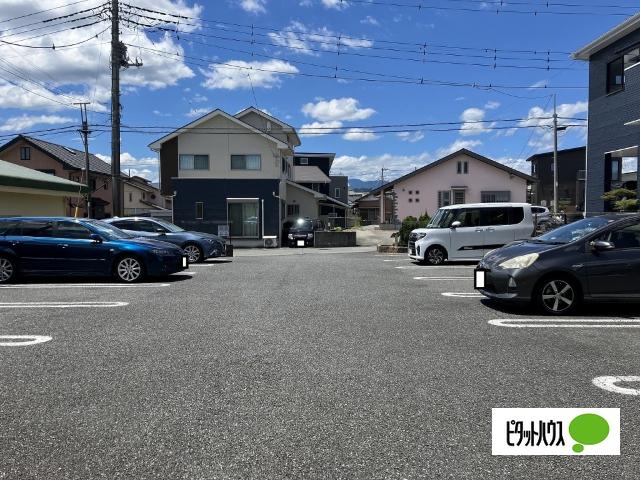 エスペランサ（105） 駐車場