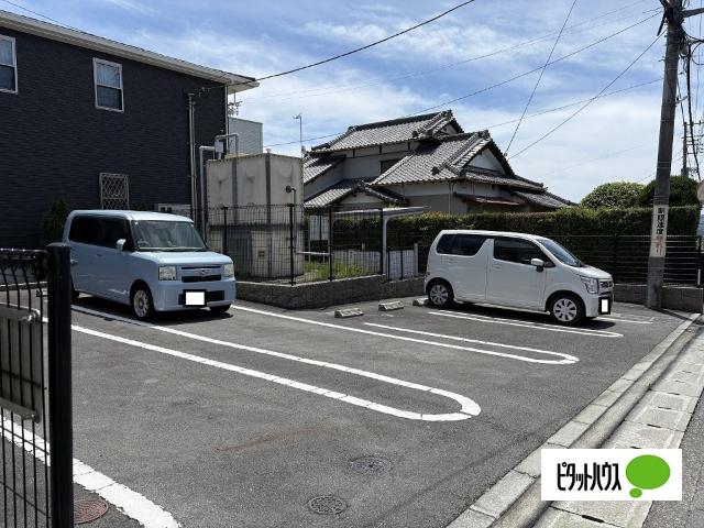 セレノフィオーレ（202） 駐車場