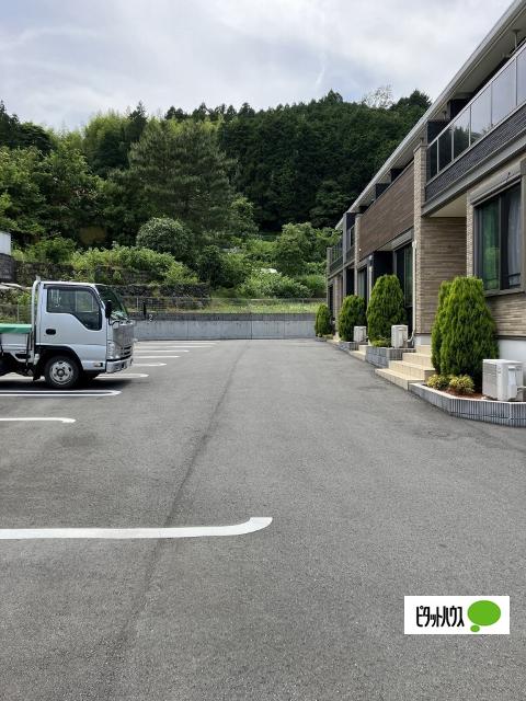 ビュークレスト（103） 駐車場