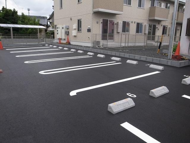 グリーンハイツ八坂東（202） 駐車場