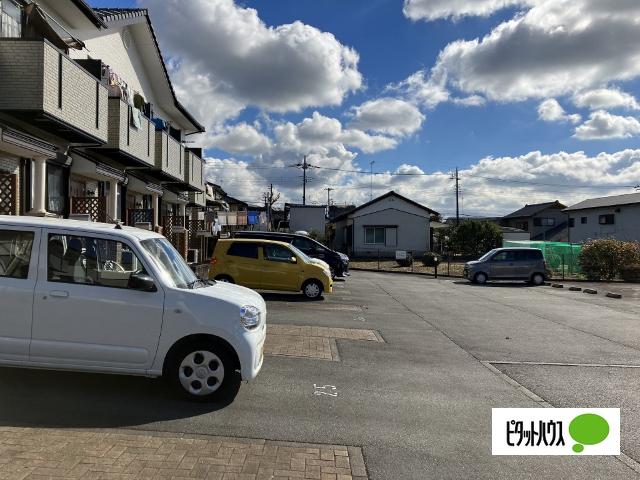 ＡＺＵＲ望月Ａ（１１０） 駐車場