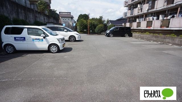 サウスレジデンス（１０３） 駐車場