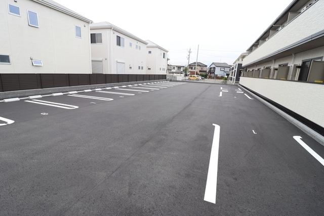 グラードⅡ（105） 駐車場
