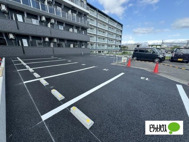 アラモファミリア杉崎町（１０３） 駐車場
