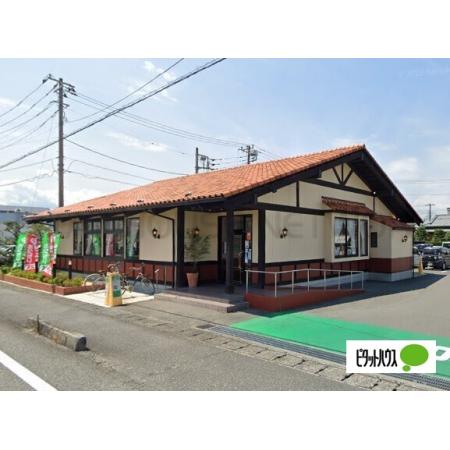 ユニクロ富士店：817m
