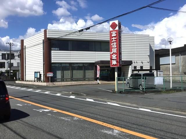 銀行