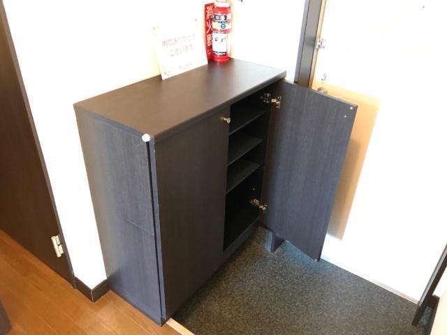 レフュージ川沿 玄関