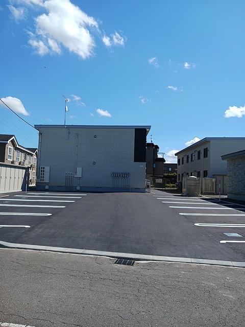 カーサ　ルーナ（204） 駐車場