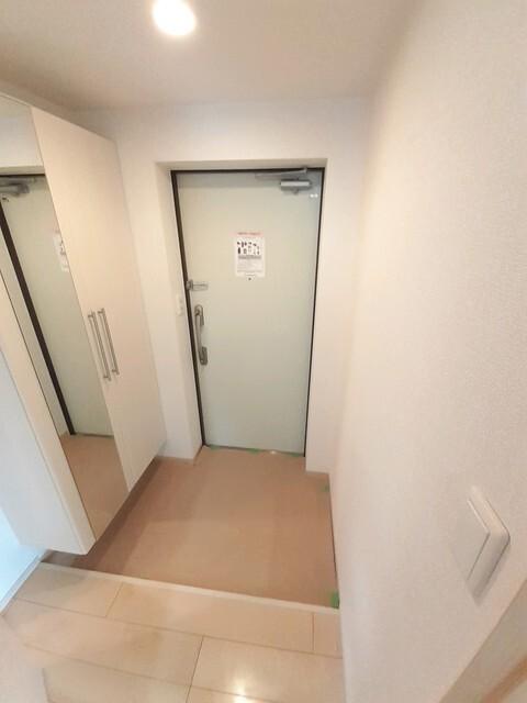 ソレイユ西町Ｂ（207） 玄関