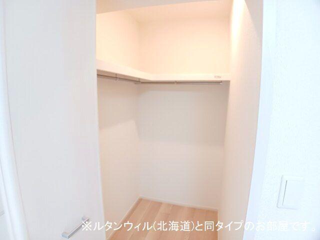 インテルノ　ウエスト（102） 収納