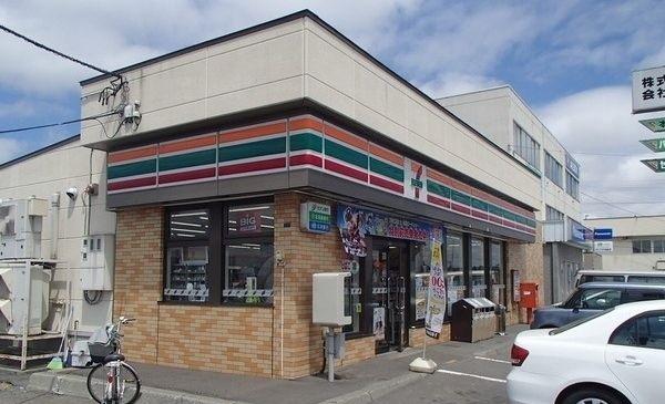 セブンイレブン岩見沢南町店：100m