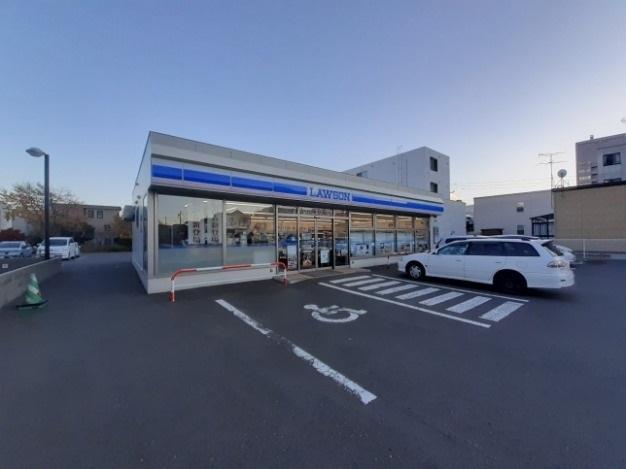 ローソン八軒二条東店：200m