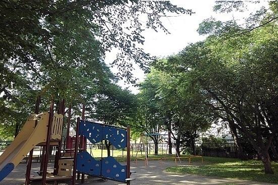わらべ公園：700m