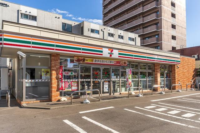 セブン-イレブン：350m