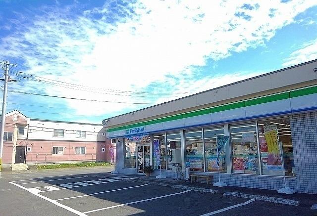 ファミリーマート：520m