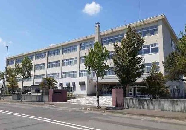 厚別中学校：1100m