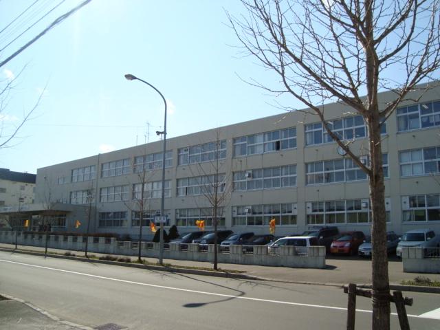 北白石小学校：740m