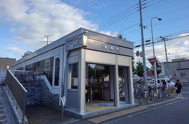 地下鉄東西線　発寒南駅：2100m