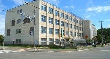 上野幌小学校：750m