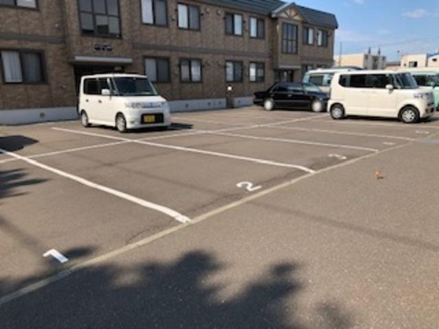 リビングタウン札幌東　Ａ棟（201） 駐車場