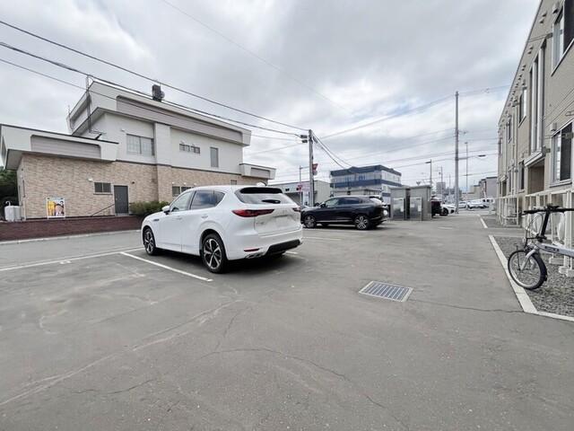 グレース　ノース38（203） 駐車場