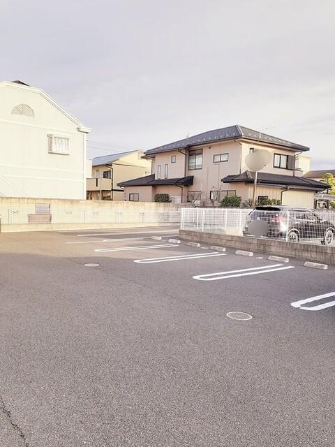 和Ⅲ（103） 駐車場