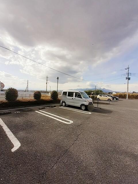 パルティール（101） 駐車場