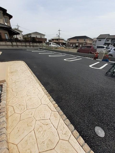 メゾン・フィオーレ（103） 駐車場