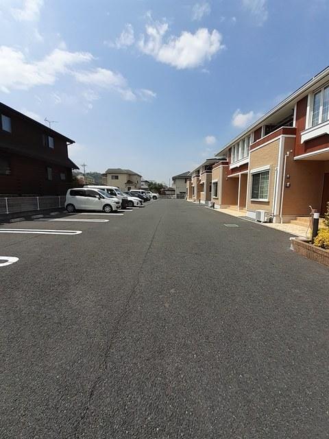 とまとＢ（103） 駐車場
