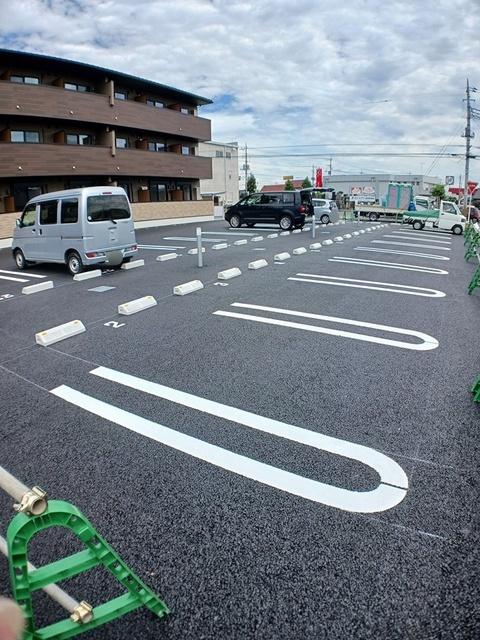 グランテラスⅢ（301） 駐車場