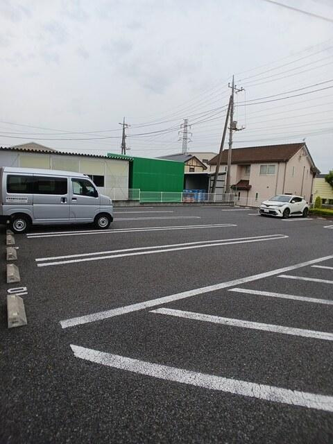 ウールーポルト（203） 駐車場