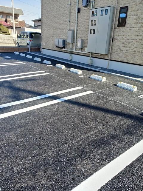 アルモニ（101） 駐車場