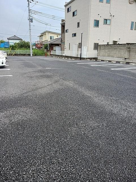 ジョニーズ　ガーデン（104） 駐車場